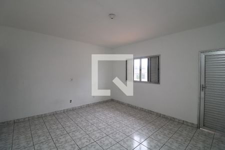 Quarto 2 de casa para alugar com 2 quartos, 150m² em Vila Industrial, São Paulo