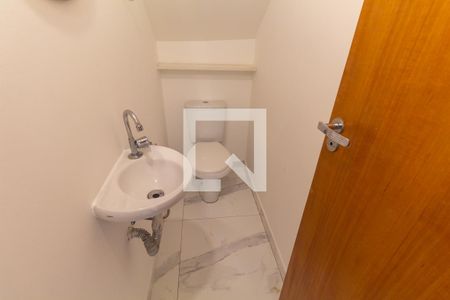 Lavabo de casa para alugar com 3 quartos, 130m² em São Lucas, São Paulo