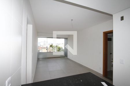 Sala de apartamento à venda com 3 quartos, 87m² em Padre Eustáquio, Belo Horizonte