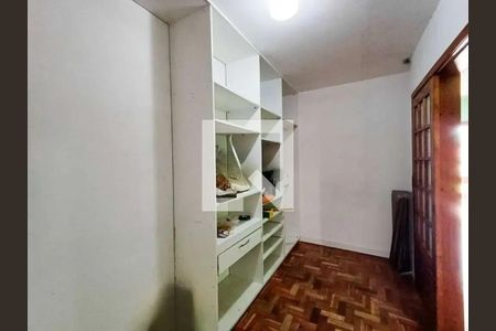 Closet do Quarto 1 de casa para alugar com 3 quartos, 220m² em Cavalhada, Porto Alegre