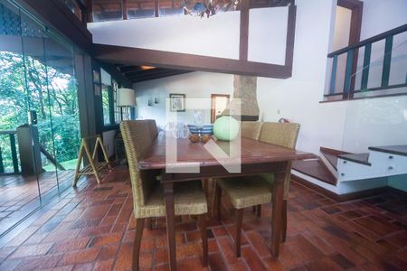 sala de jantar de casa de condomínio à venda com 3 quartos, 500m² em Retiro do Chale, Brumadinho