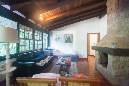 sala de casa de condomínio à venda com 3 quartos, 500m² em Retiro do Chale, Brumadinho