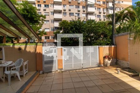 Vista da Sala de casa de condomínio para alugar com 3 quartos, 190m² em Maria Paula, Niterói