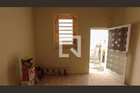 Sala de casa à venda com 2 quartos, 77m² em Olaria, Rio de Janeiro