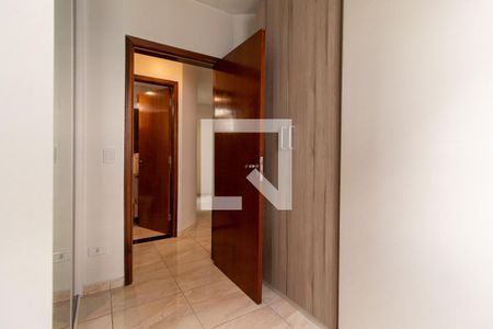 Quarto 1 de apartamento para alugar com 2 quartos, 53m² em Capão Raso, Curitiba