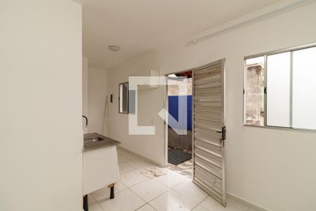 Cozinha e Área de Serviço de apartamento para alugar com 2 quartos, 59m² em Vila Medeiros, São Paulo