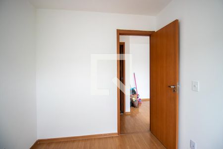 Quarto 1 de apartamento para alugar com 2 quartos, 46m² em Bonsucesso, Rio de Janeiro