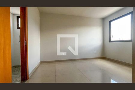Apartamento à venda com 3 quartos, 227m² em Prado, Belo Horizonte