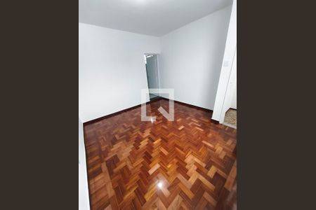 Casa à venda com 4 quartos, 332m² em Santa Efigênia, Belo Horizonte