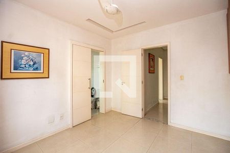 Casa à venda com 4 quartos, 200m² em Santa Rosa, Niterói