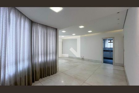 Apartamento à venda com 4 quartos, 134m² em Santo Antônio, Belo Horizonte