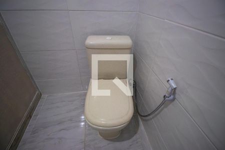 Banheiro de casa para alugar com 1 quarto, 100m² em Vista Alegre, Rio de Janeiro