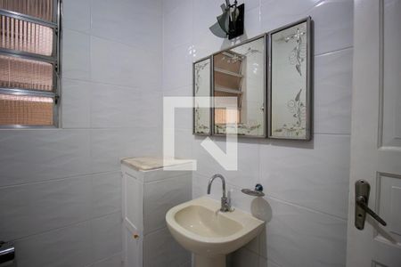 Banheiro de casa para alugar com 1 quarto, 100m² em Vista Alegre, Rio de Janeiro