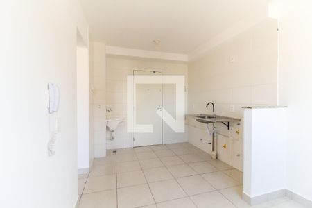 Sala/Cozinha de apartamento à venda com 2 quartos, 33m² em Vila Carmosina, São Paulo