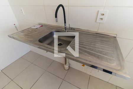 Sala/Cozinha de apartamento à venda com 2 quartos, 33m² em Vila Carmosina, São Paulo