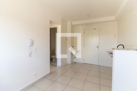Sala/Cozinha de apartamento à venda com 2 quartos, 33m² em Vila Carmosina, São Paulo