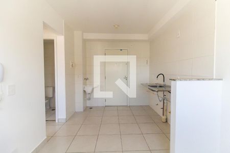 Sala/Cozinha de apartamento à venda com 2 quartos, 33m² em Vila Carmosina, São Paulo