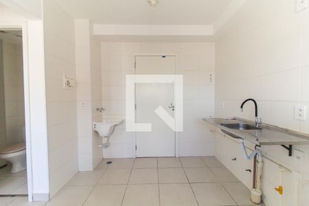 Sala/Cozinha de apartamento à venda com 2 quartos, 33m² em Vila Carmosina, São Paulo