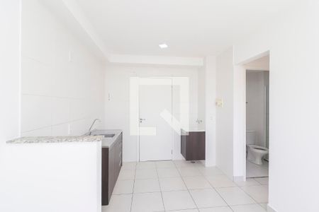 Sala/Cozinha de apartamento à venda com 2 quartos, 33m² em Vila Carmosina, São Paulo