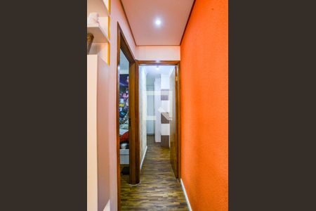 Corredor de apartamento para alugar com 2 quartos, 68m² em Parque Jaçatuba, Santo André