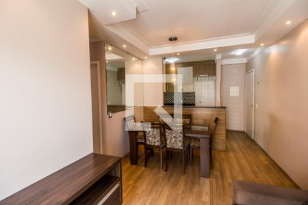 Sala  de apartamento para alugar com 3 quartos, 68m² em Jardim Tupanci, Barueri