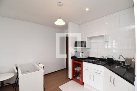 Sala/Cozinha de apartamento para alugar com 1 quarto, 61m² em Centro, Curitiba