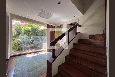 Sala de casa de condomínio à venda com 5 quartos, 460m² em Barra da Tijuca, Rio de Janeiro