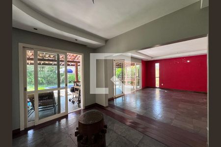 Sala de casa de condomínio à venda com 5 quartos, 460m² em Barra da Tijuca, Rio de Janeiro