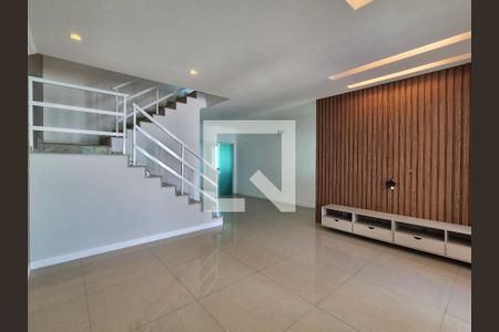 Casa de Condomínio para alugar com 5 quartos, 300m² em Recreio dos Bandeirantes, Rio de Janeiro