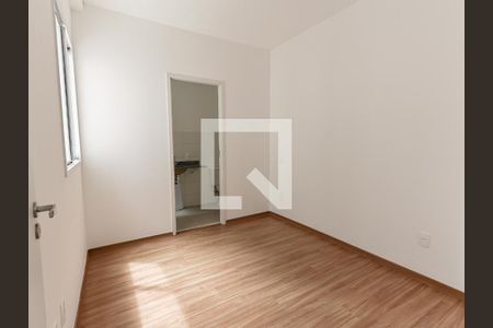 Quarto Suíte de apartamento à venda com 2 quartos, 47m² em Palmeiras, Belo Horizonte