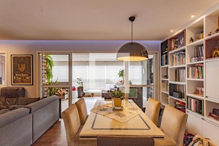 Sala de apartamento à venda com 3 quartos, 143m² em Vila Gumercindo, São Paulo