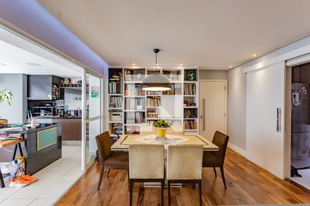 Sala de apartamento à venda com 3 quartos, 143m² em Vila Gumercindo, São Paulo