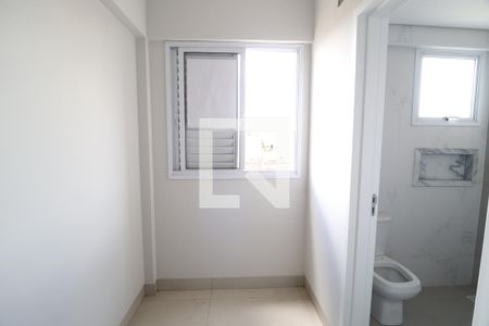 Suite de apartamento para alugar com 2 quartos, 61m² em Brasil, Uberlândia