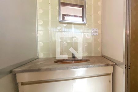 Banheiro de apartamento para alugar com 3 quartos, 80m² em Santo Antônio, Belo Horizonte