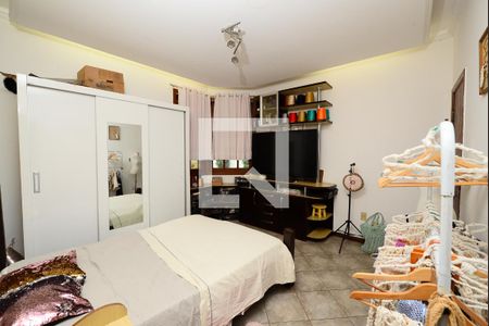 Casa à venda com 7 quartos, 700m² em Jardim Riacho das Pedras, Contagem