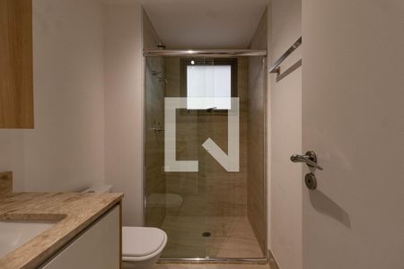 Banheiro de kitnet/studio para alugar com 1 quarto, 31m² em Perdizes, São Paulo