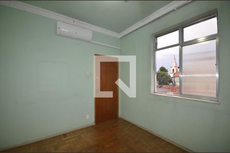 Sala de casa para alugar com 2 quartos, 80m² em Marechal Hermes, Rio de Janeiro