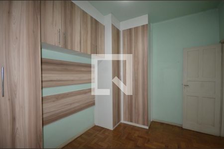 Quarto 1 de casa para alugar com 2 quartos, 80m² em Marechal Hermes, Rio de Janeiro