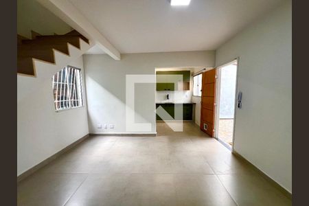 Casa para alugar com 2 quartos, 100m² em Castelo, Belo Horizonte