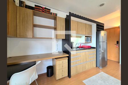 Sala/Cozinha de apartamento para alugar com 1 quarto, 43m² em Itaim Bibi, São Paulo