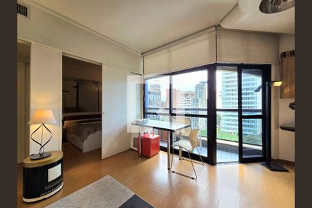 Sala/Cozinha de apartamento para alugar com 1 quarto, 43m² em Itaim Bibi, São Paulo