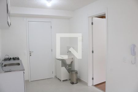 Sala e Cozinha Integrada de apartamento para alugar com 1 quarto, 32m² em Parque Industrial Tomas Edson, São Paulo