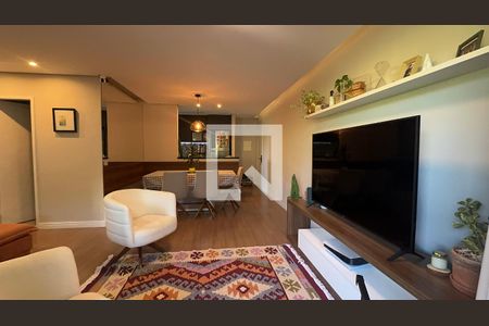 Sala de apartamento à venda com 2 quartos, 79m² em Jardim Tupanci, Barueri