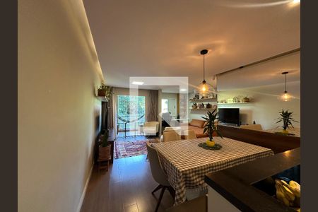 Sala de apartamento à venda com 2 quartos, 79m² em Jardim Tupanci, Barueri