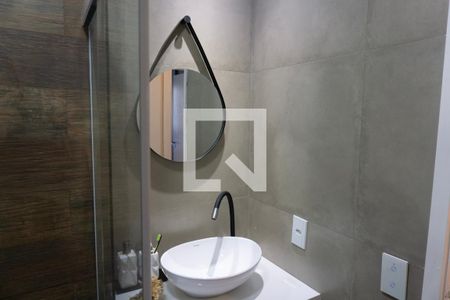 Banheiro de apartamento à venda com 2 quartos, 79m² em Jardim Tupanci, Barueri