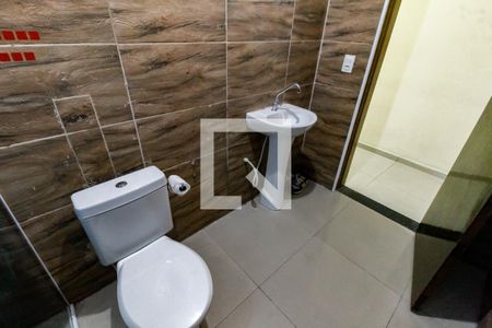 Banheiro de casa para alugar com 2 quartos, 190m² em Parque Maraba, Taboão da Serra