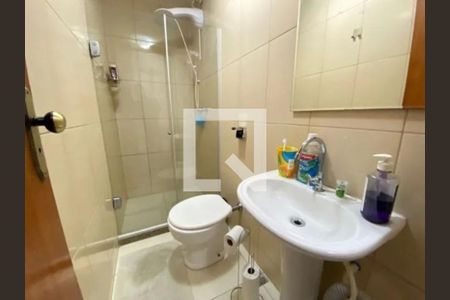 Banheiro de casa de condomínio para alugar com 3 quartos, 79m² em Tanque, Rio de Janeiro