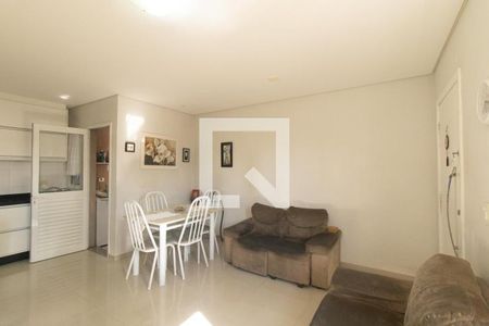 Sala de casa para alugar com 3 quartos, 94m² em Pinheirinho, Curitiba