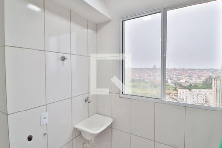 Cozinha e Área de Serviço de apartamento para alugar com 2 quartos, 46m² em Chácaras Tubalina E Quartel, Uberlândia