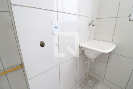 Cozinha e Área de Serviço de apartamento para alugar com 2 quartos, 46m² em Chácaras Tubalina E Quartel, Uberlândia